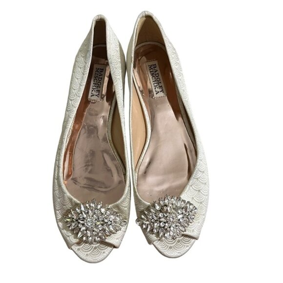 Badgley Mischka shoes women's 8.5 pearlescent white peep toe flat gem accent - Picture 1 of 11